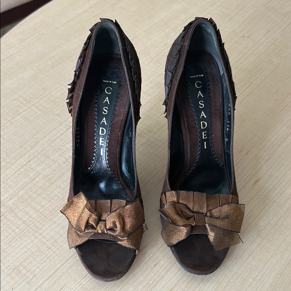 Casadei Brown Elegant Heels with Bow Detail - Picture 6 of 10